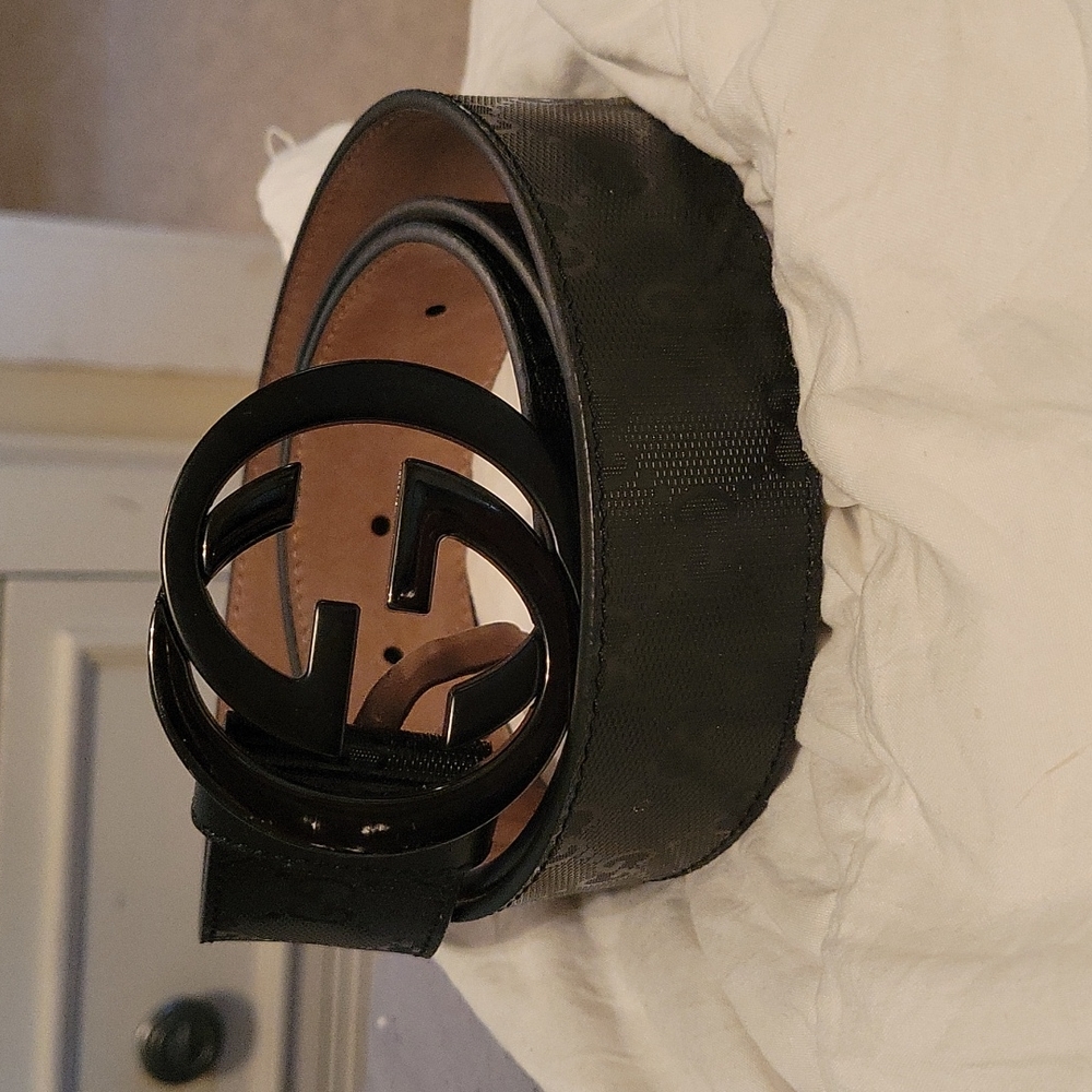 VERY RARE black Gucci belt